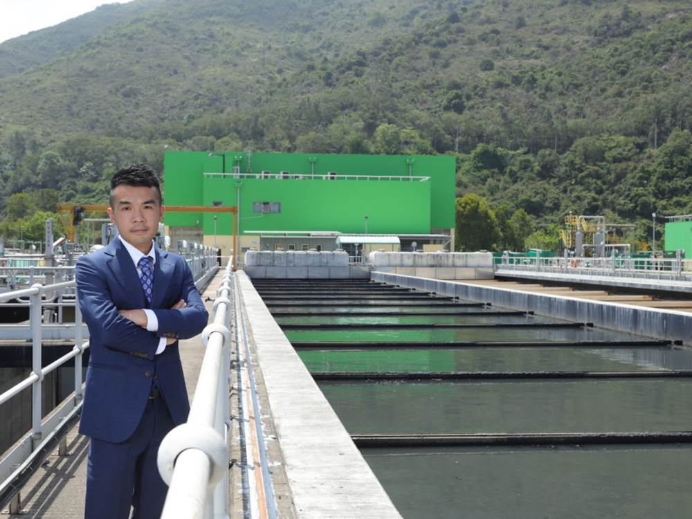 Leo帶領團隊管理小蠔灣污水處理廠的太陽能發電場,並參與不同項目,提升發電場的施工效率、安全及穩定性。網誌相片
