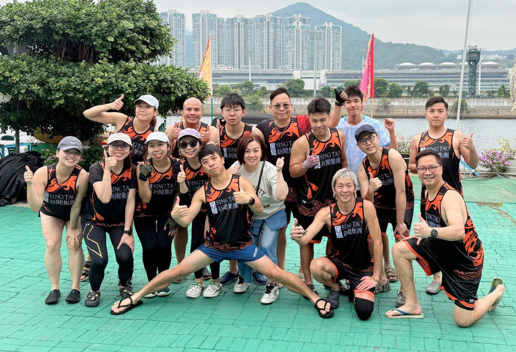 星島龍舟隊練習時合照。