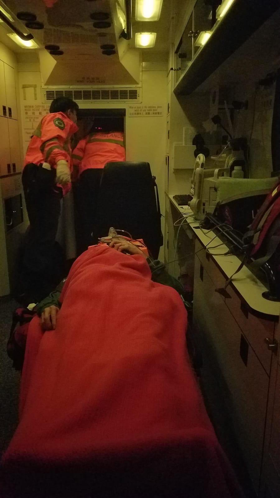 傷者送院治理。