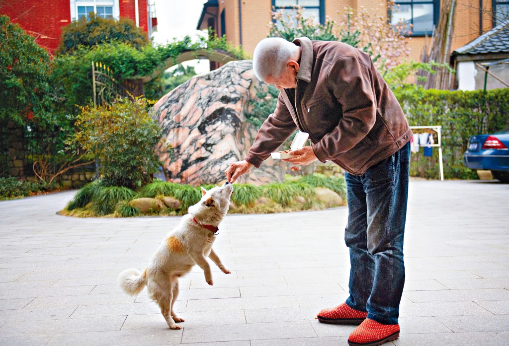 在中國人口結構趨向老齡化的背景下，無論是受就業流動影響而形成的，或是當下選擇獨自生活的年輕一代，均推動都會區獨居規模持續擴大。