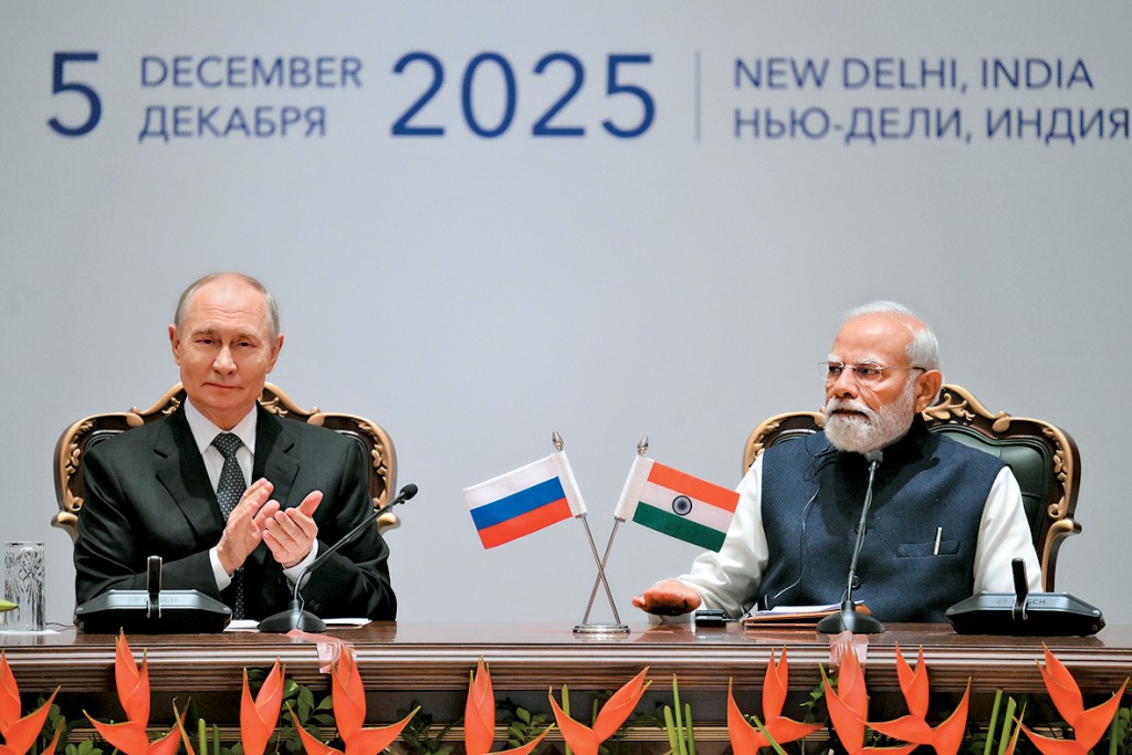 普京與印度總理莫迪昨在新德里出席貿易論壇。