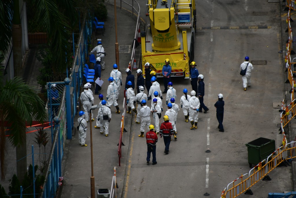 2025年12月23日，獨立委員會進入宏福苑火災現場視察。