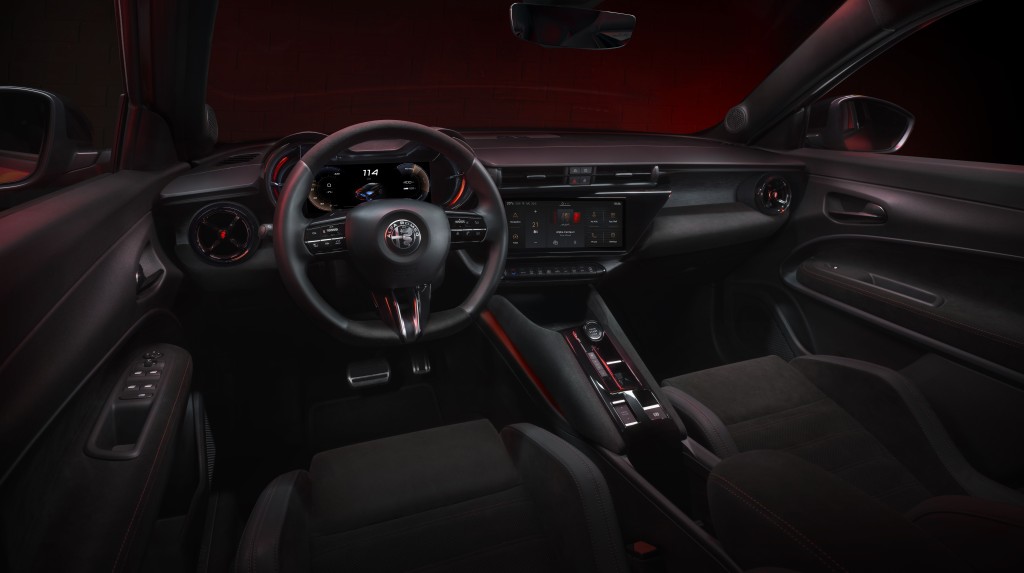 Alfa Romeo Milano全新純電動SUV中控台10.25吋觸屏內置多媒體系統