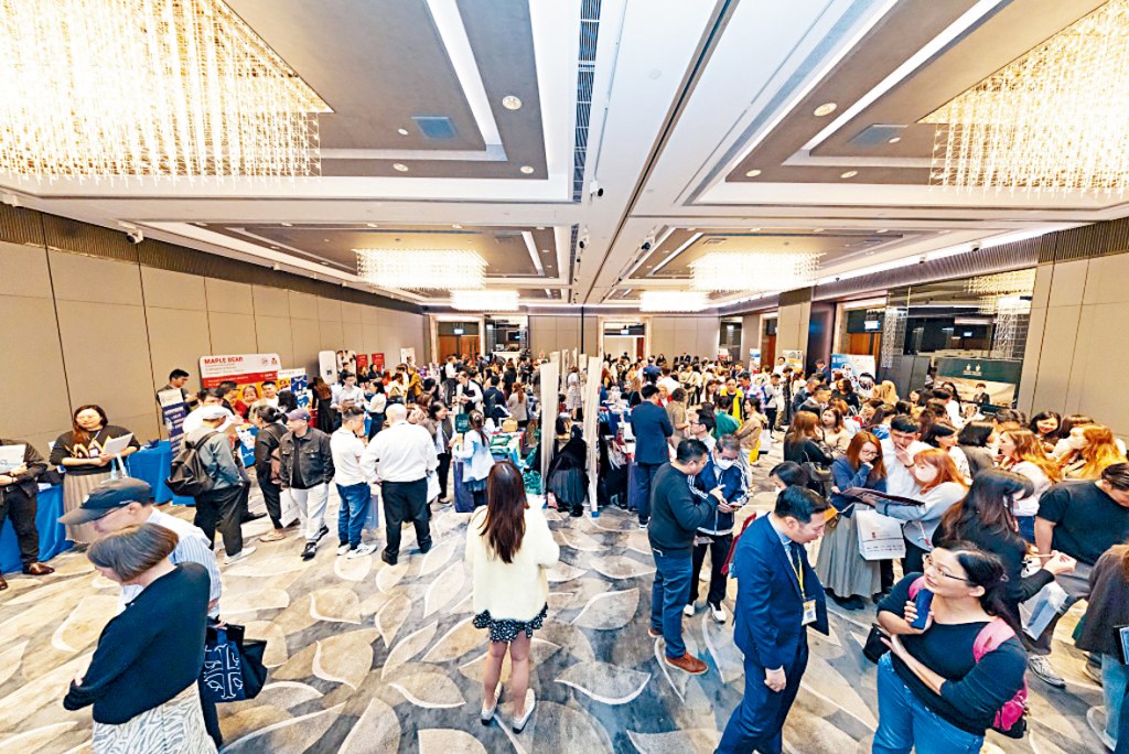 《英文虎報》國際學校博覽會雲集多間國際學校，圖為去年的會場盛況。