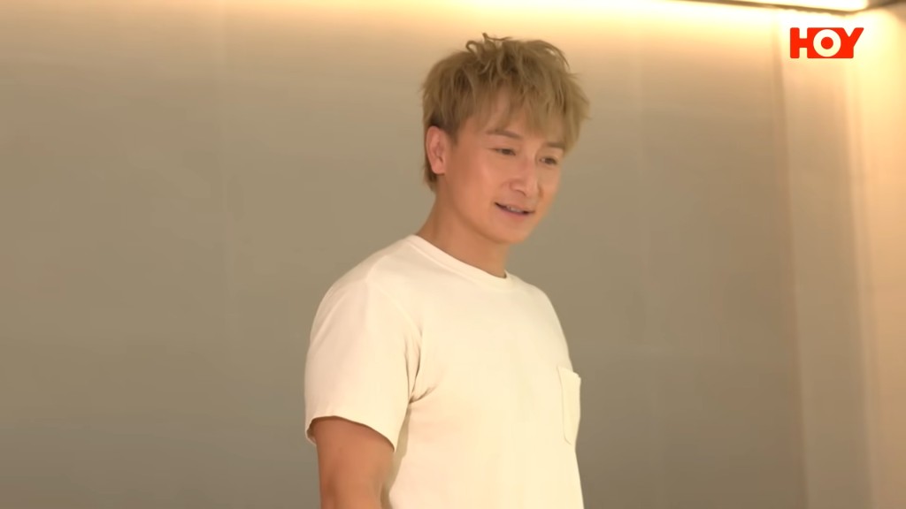 還有人讚方力申:「你可以質疑佢演技,歌藝,但唔可以質疑佢游水。」 還有人讚方力申:「你可以質疑佢演技,歌藝,但唔可以質疑佢游水。」