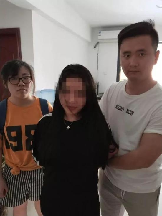 據警方後期審查發現，個別女主播一年非法獲利近40萬元。（網圖）