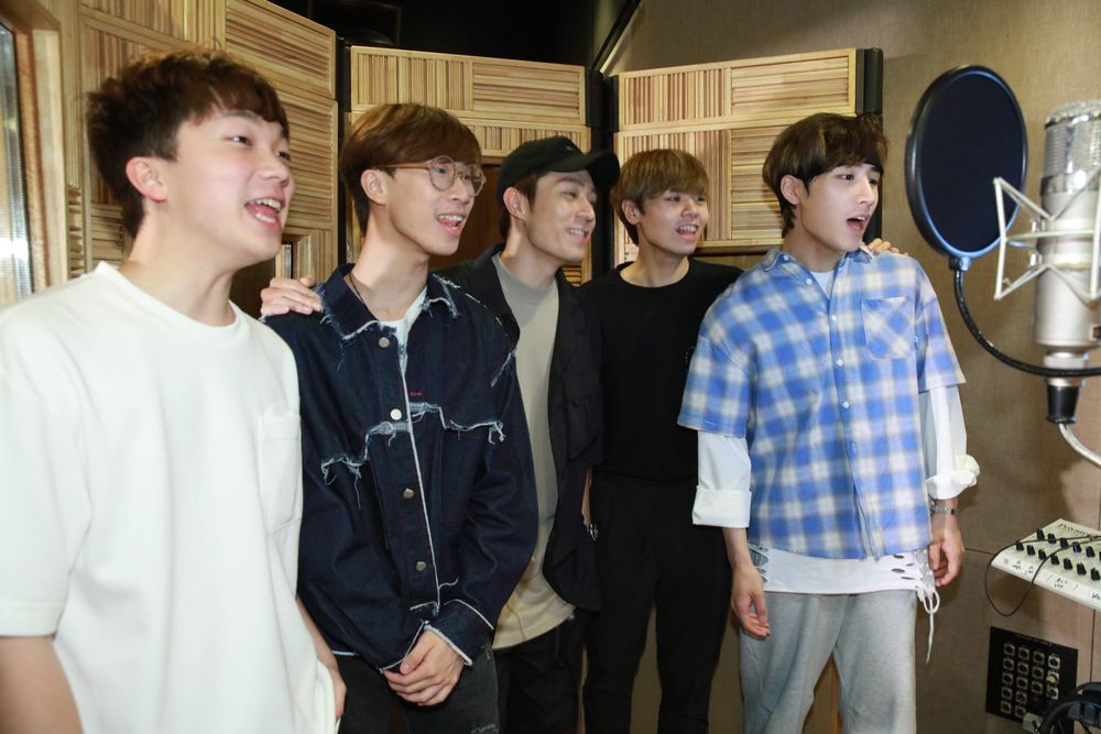 周柏豪與男子組。