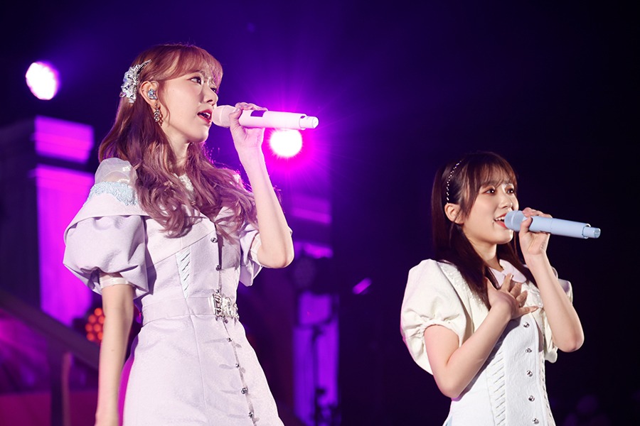 宮脇咲良與矢吹奈子合唱IZ*ONE歌曲。