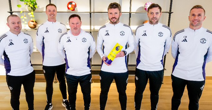 卡域克當選1月份英超最佳主帥。英超賽會X圖片