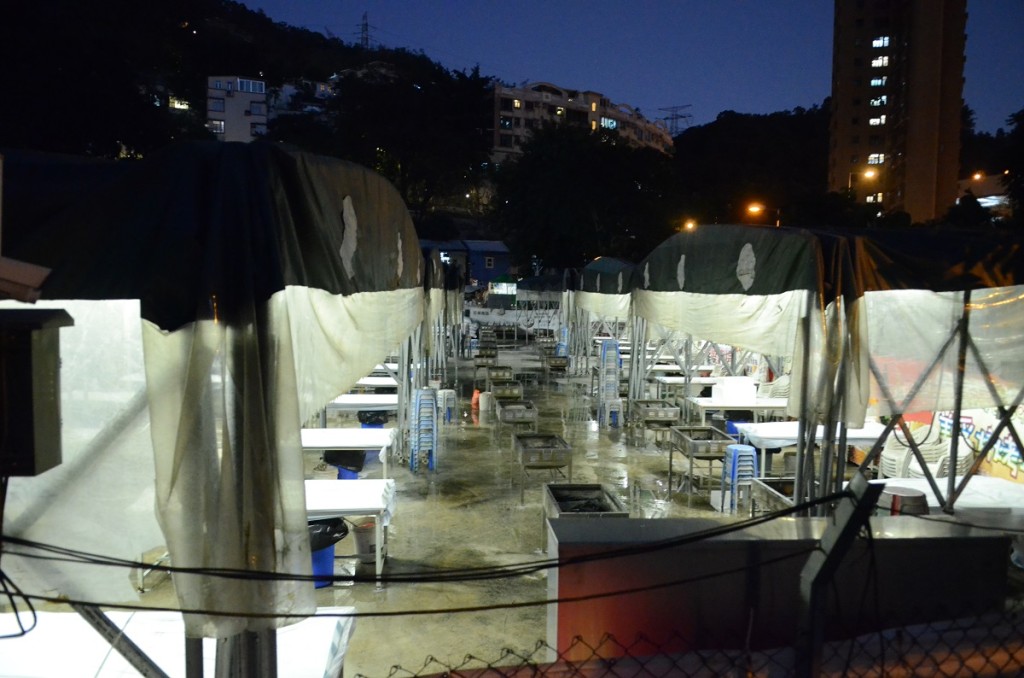九華徑燒烤場涉無牌經營昨日遭警方及食環署人員巡查。資料圖片