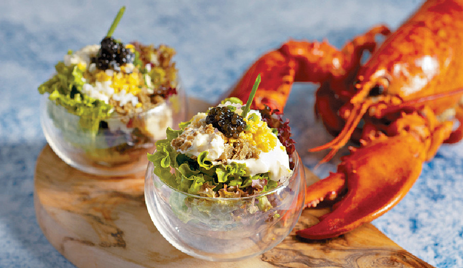 ■龙虾鸡尾酒杯配鱼子酱