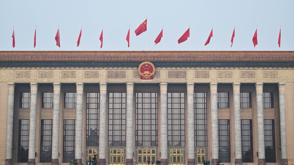 中共中央政治局今天（8日）召開會議，分析研究2026年經濟工作，強調明年經濟工作要堅持穩中求進、提質增效。新華社資料圖片