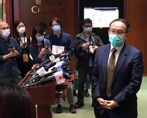 新任財經事務及庫務局長許正宇會見記者。