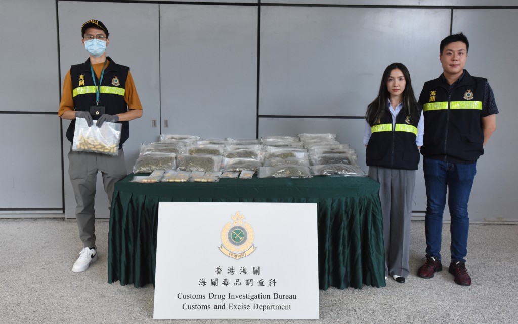 海关检获1.3公斤可卡因及16.5公斤大麻，市值约500万元。
