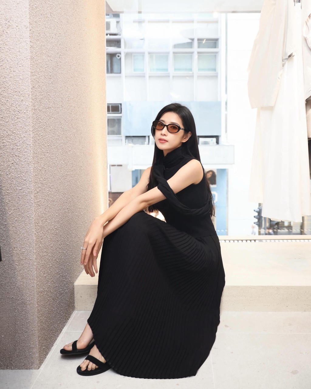 gl(Giordano Ladies) 推出全新 「The Fluid Noir」the Little Black Dress系列。 gl(Giordano Ladies) 推出全新 「The Fluid Noir」the Little Black Dress系列。