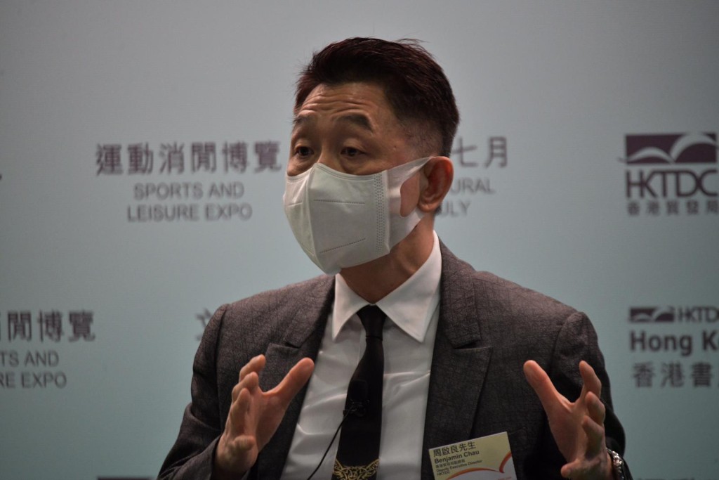 周啟良。