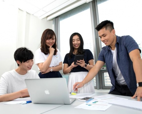 除了管理課程外,學生亦需要學習社區籌劃及設計思維等課程。(圖片由東華學院提供)