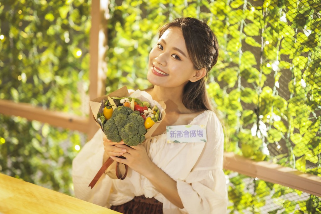 母親節特備「五色鮮果花束」工作坊。 母親節特備「五色鮮果花束」工作坊。