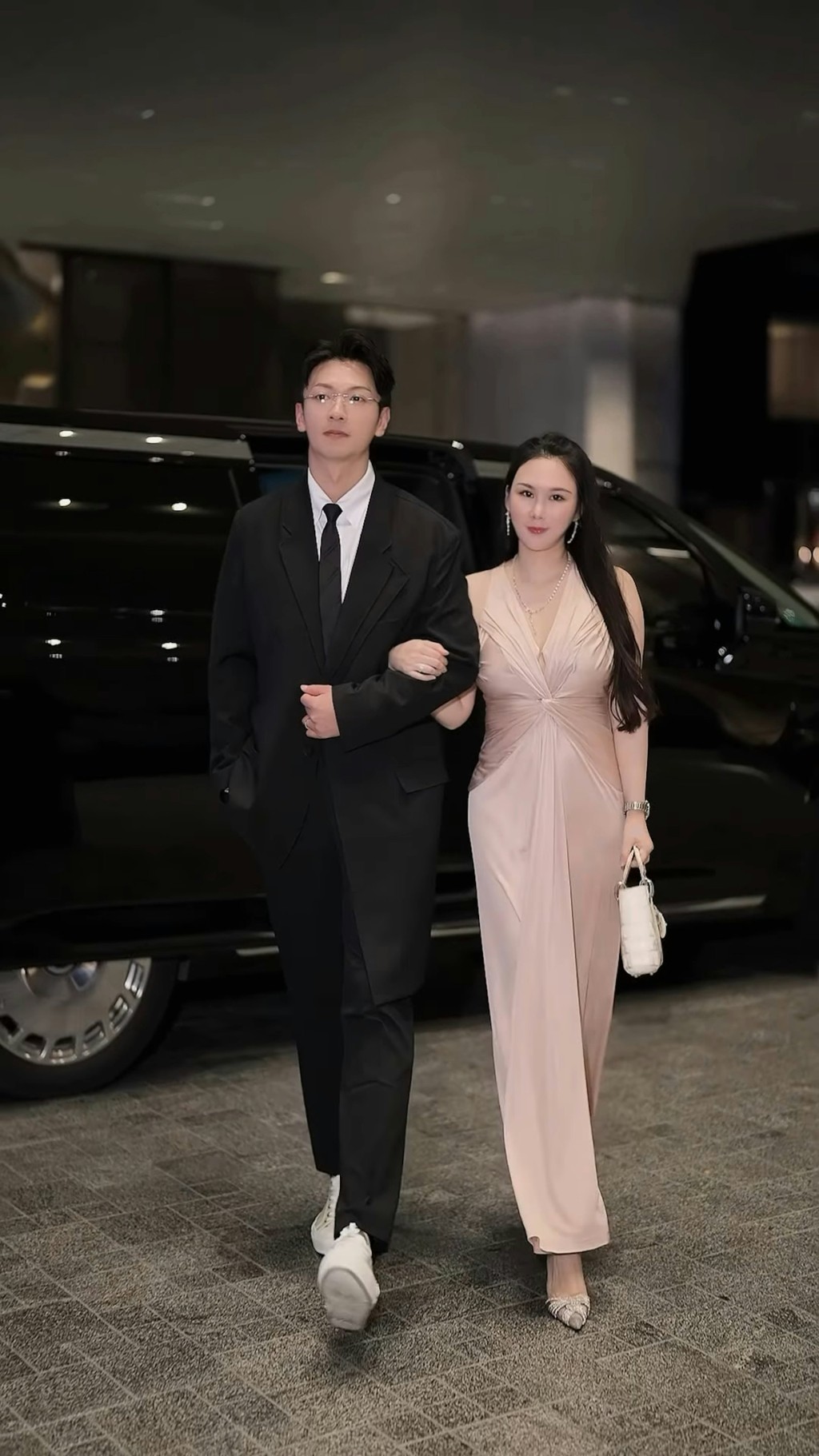 今年32歲的黃梓漫比高鈞賢年輕十載。