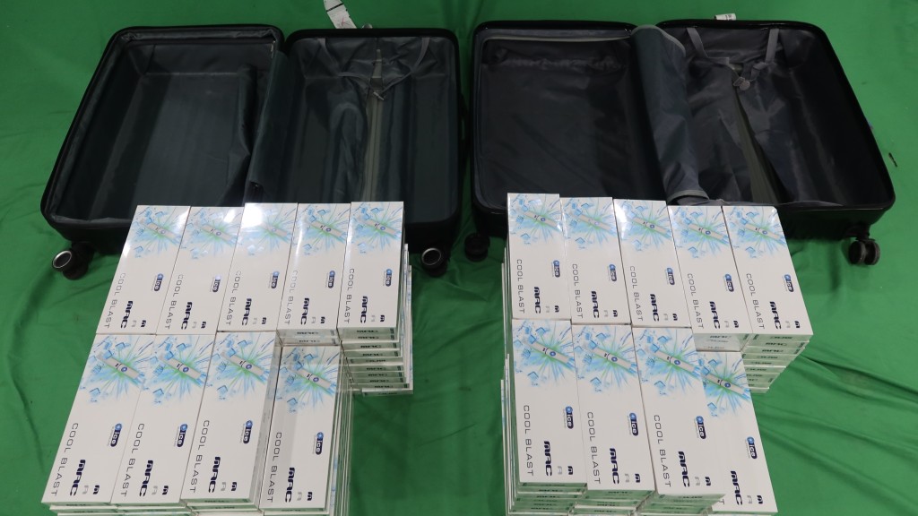 機場31歲男昨抵港 被揭藏15.7萬元私煙 今罪成囚兩個月 