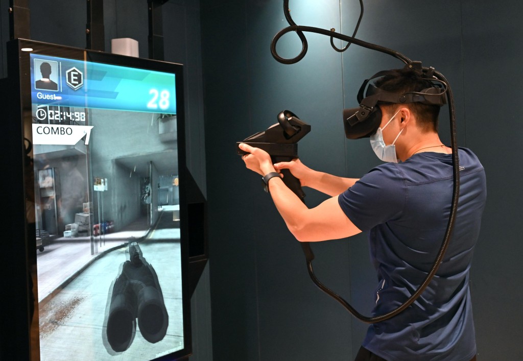 中心內設有VR虛擬實境射擊體驗。
