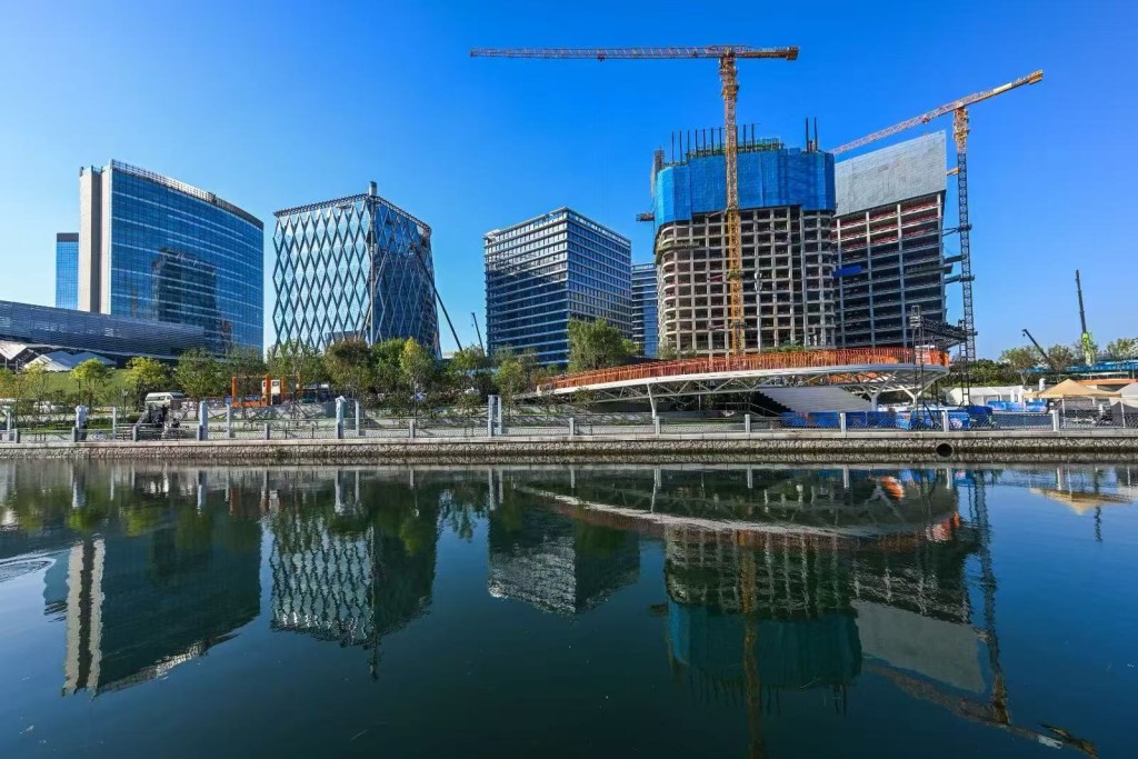 新影城位於北京市朝陽區北京太古坊。 新影城位於北京市朝陽區北京太古坊。