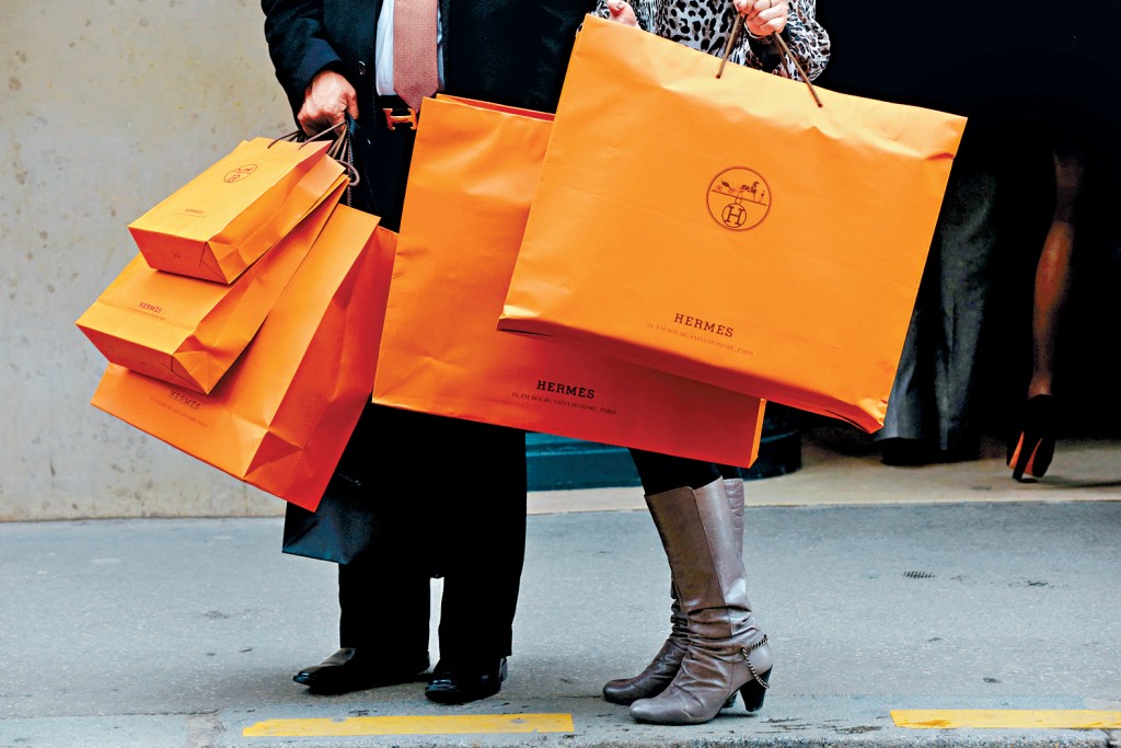 法國奢侈品集團愛馬仕（Hermès）今年首季業績營收低於預期，導致股價在公布季績當日大跌14%。