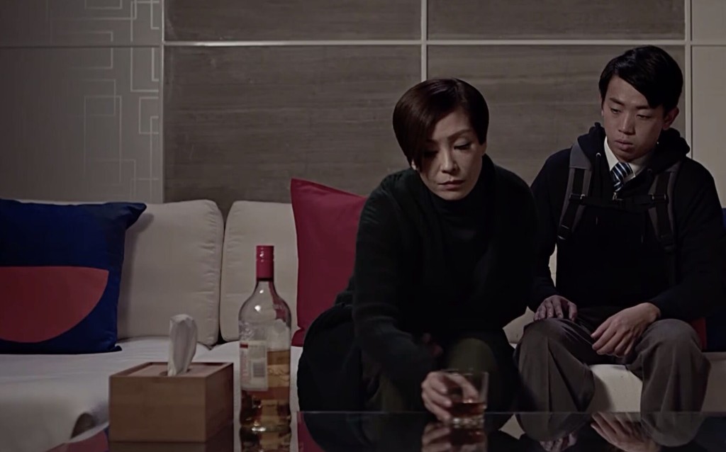 珈其大讚伍姑娘人靚又好戲，戲內戲外都叫她做「靚媽」。