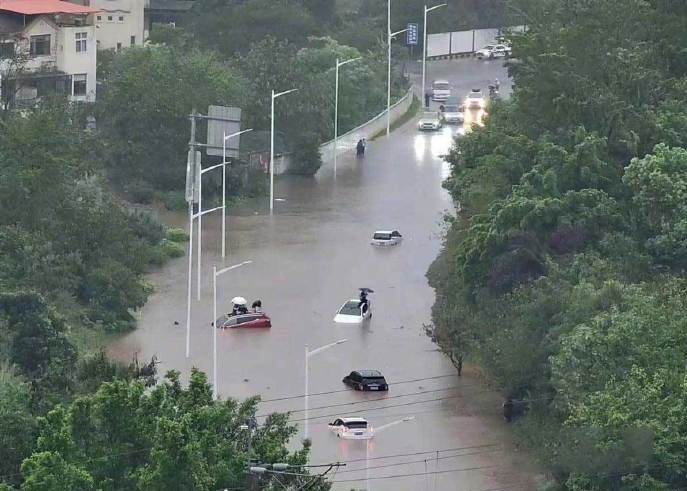 韶关多地遭遇暴雨导致水浸。