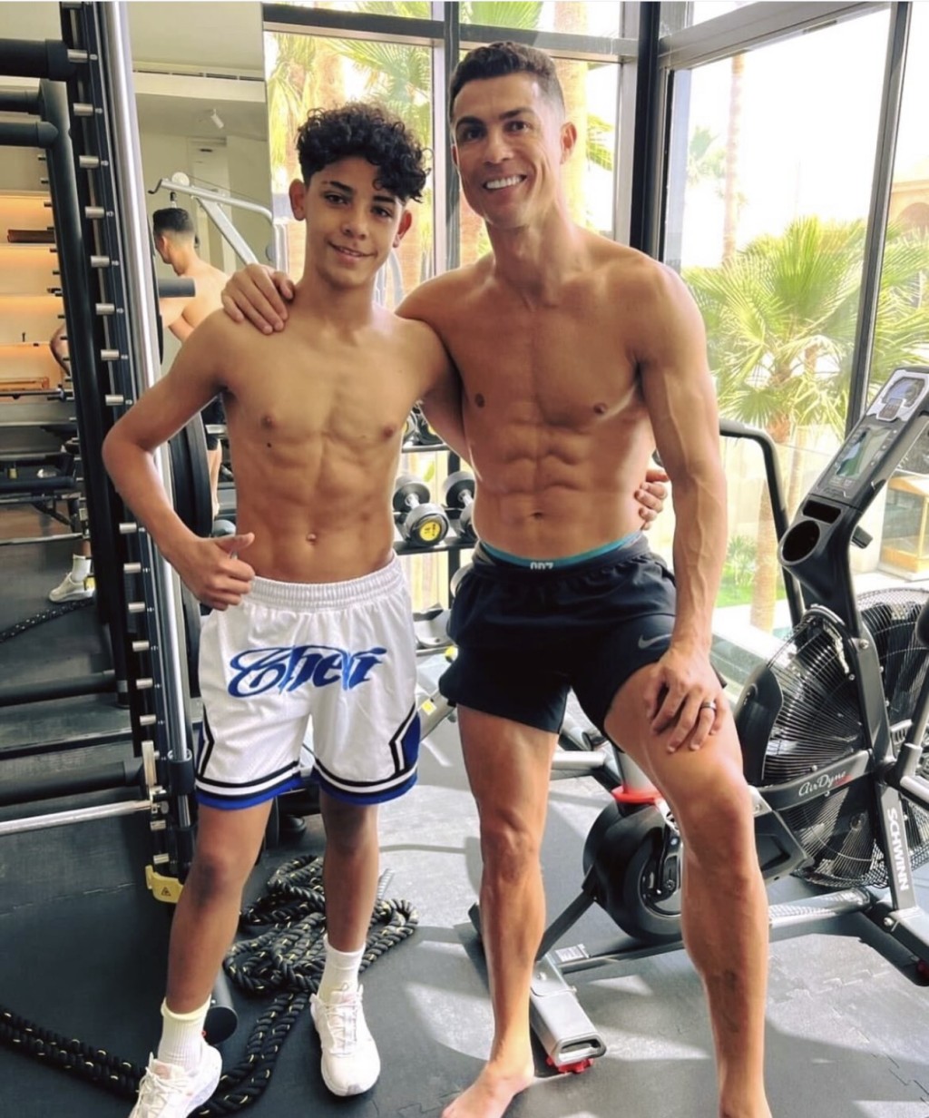 C朗拿度大有机会与儿子小C朗同场比赛。Instagram截图