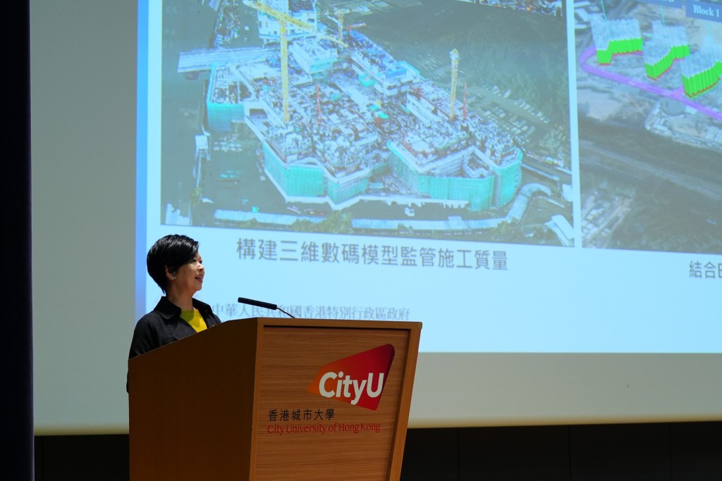 何永賢在研討會上分享在建築方面,以無人機進行地盤監察,協助構建三維數碼模型,監管施工質量。 何永賢在研討會上分享在建築方面,以無人機進行地盤監察,協助構建三維數碼模型,監管施工質量。