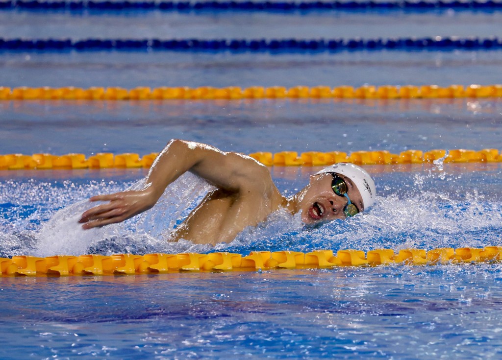 王一舜在400米混合泳服新港績，亞運資格十拿九穩。徐嘉華攝