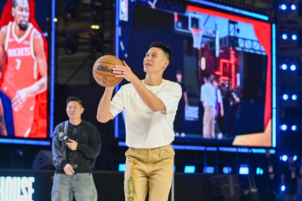 姜濤、MC JIN及林書豪亮相NBA中國賽。攝影:魏國謙 姜濤、MC JIN及林書豪亮相NBA中國賽。攝影:魏國謙