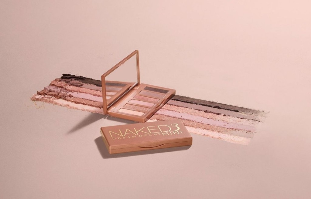 Urban Decay備有六色的全新Naked3 Mini迷你眼影組合/$270,100%純素配方,以中性玫瑰色調為主,輕易塑造自然妝感。