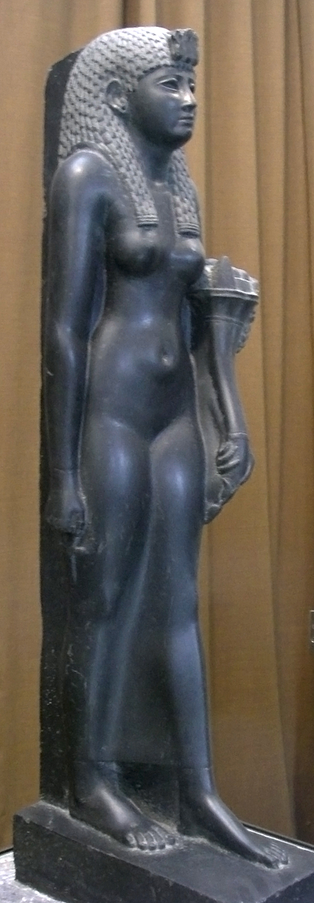 克利奧帕特拉七世（埃及妖后）裝扮成埃及女神的玄武岩雕像。圖攝於聖彼得堡艾爾米塔什博物館。