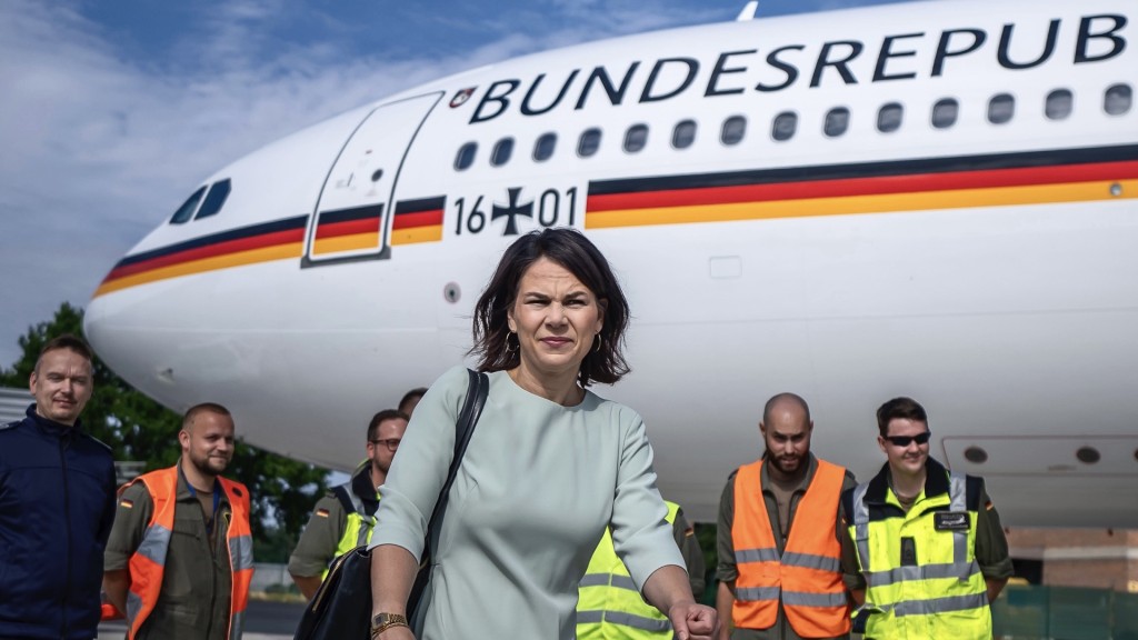 德國外長貝爾伯克(Annalena Baerbock)上月乘政府A340專機從紐約返抵德國。 美聯社