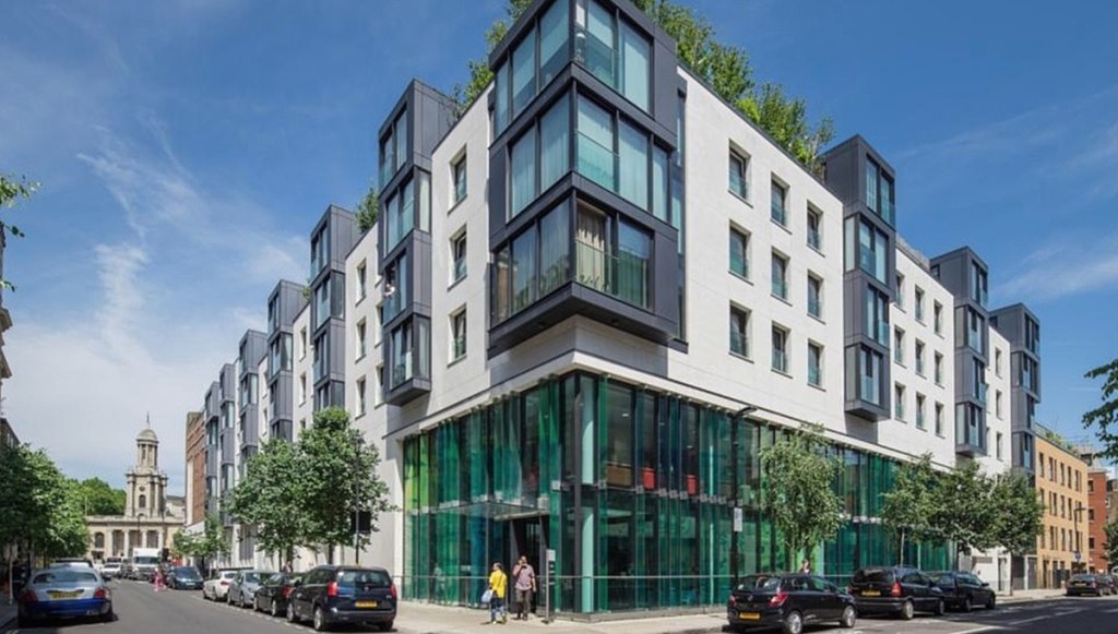 有地产网站早前研究伦敦区地铁沿线附近物业的平均楼价。