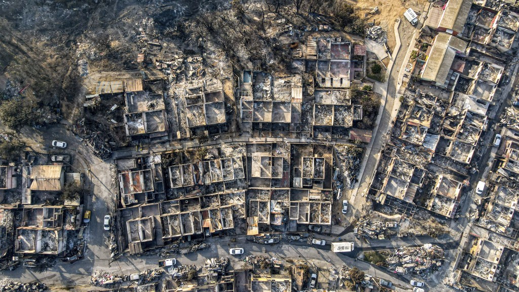 比尼亞德爾馬（Vina del Mar）整個El Olivar 社區被燒成灰。 美聯社