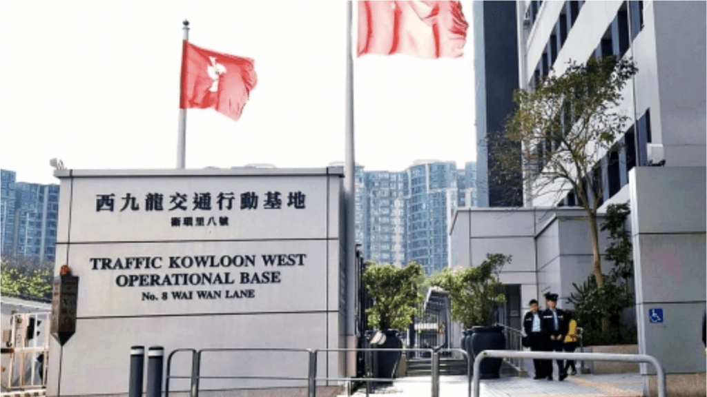長沙灣中型貨車倒車期間撞閘 34歲男司機涉酒駕被捕。資料圖片