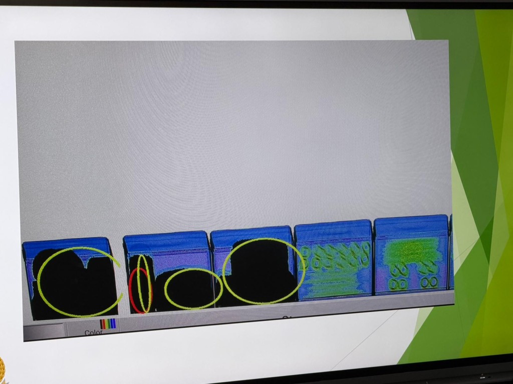 裝有白銀的鐵罐,其X光影像呈現黑色。 裝有白銀的鐵罐,其X光影像呈現黑色。