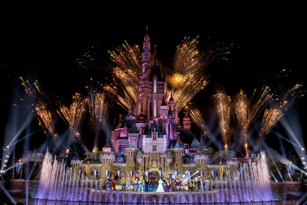 Disney+有来自迪士尼、彼思、Marvel、星球大战、国家地理以及Star等的电影及剧集。