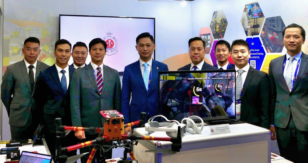 消防處在會場設置展覽攤位，展示部門先進的救援科技。香港消防處fb圖片