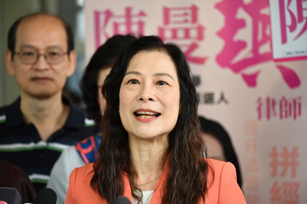 陳曼琪將實踐競選政綱10大範疇、42項具體建議,從經濟到民生,從法治到國家安全。 陳曼琪將實踐競選政綱10大範疇、42項具體建議,從經濟到民生,從法治到國家安全。