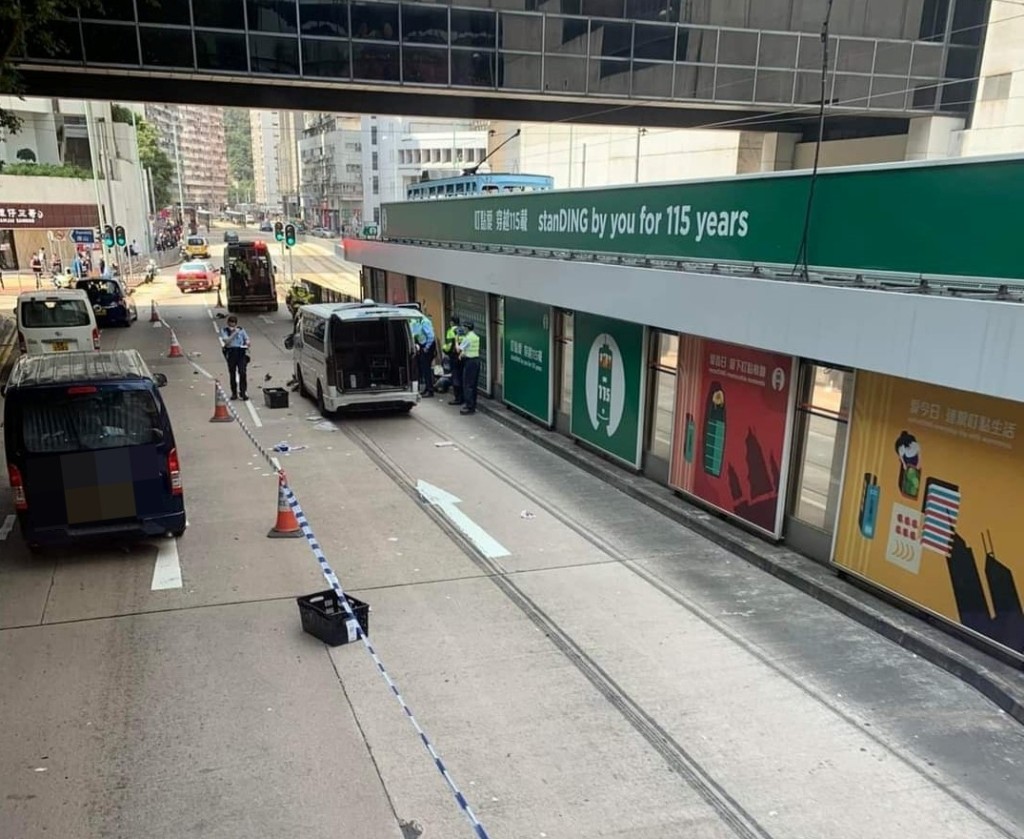 警员于现场调查意外原因。香港突发事故报料区FB图片