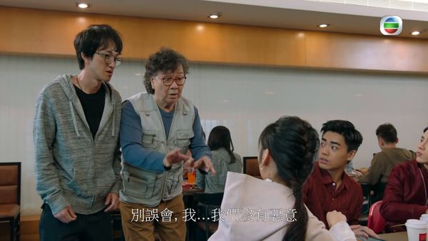 張武孝在《踩過界II》與白彪演地盤工人。 ​  ​