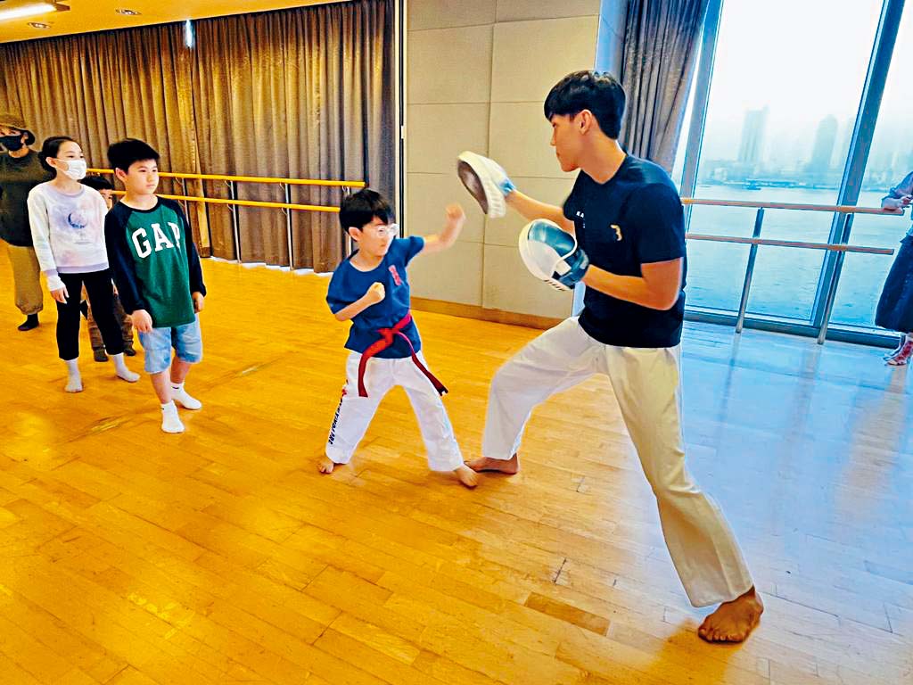空手道運動員吳昊晉教授兒童空手道班