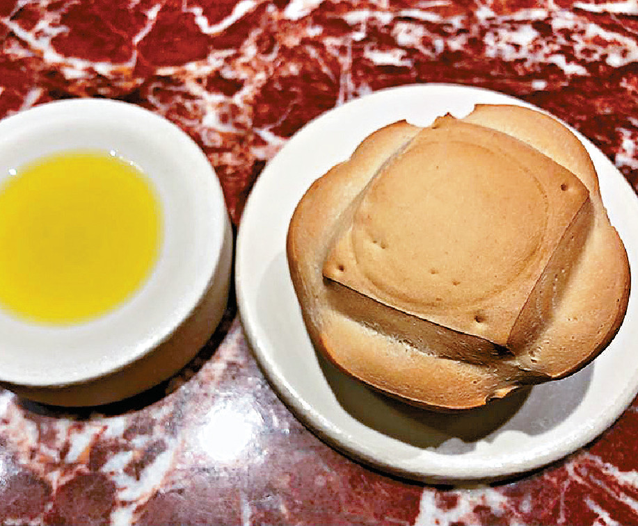 ■Condeal麵包配橄欖油