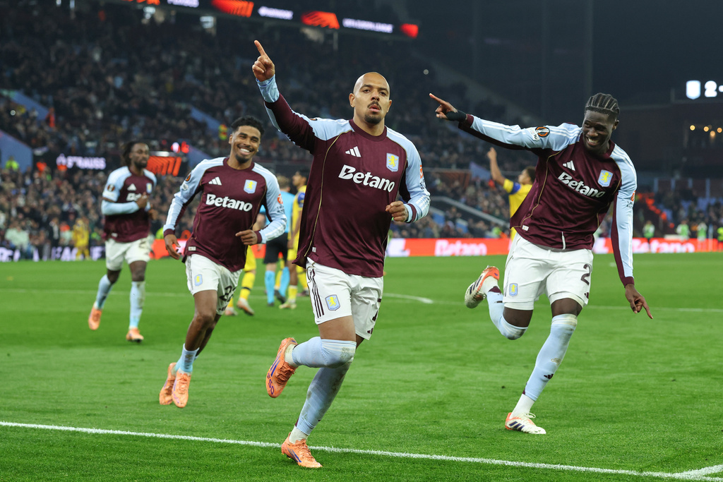 唐耶爾馬倫操刀12碼中鵠。美聯社 唐耶爾馬倫操刀12碼中鵠。美聯社