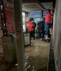 里約熱內盧一處住家日前可見嚴重水浸。路透社