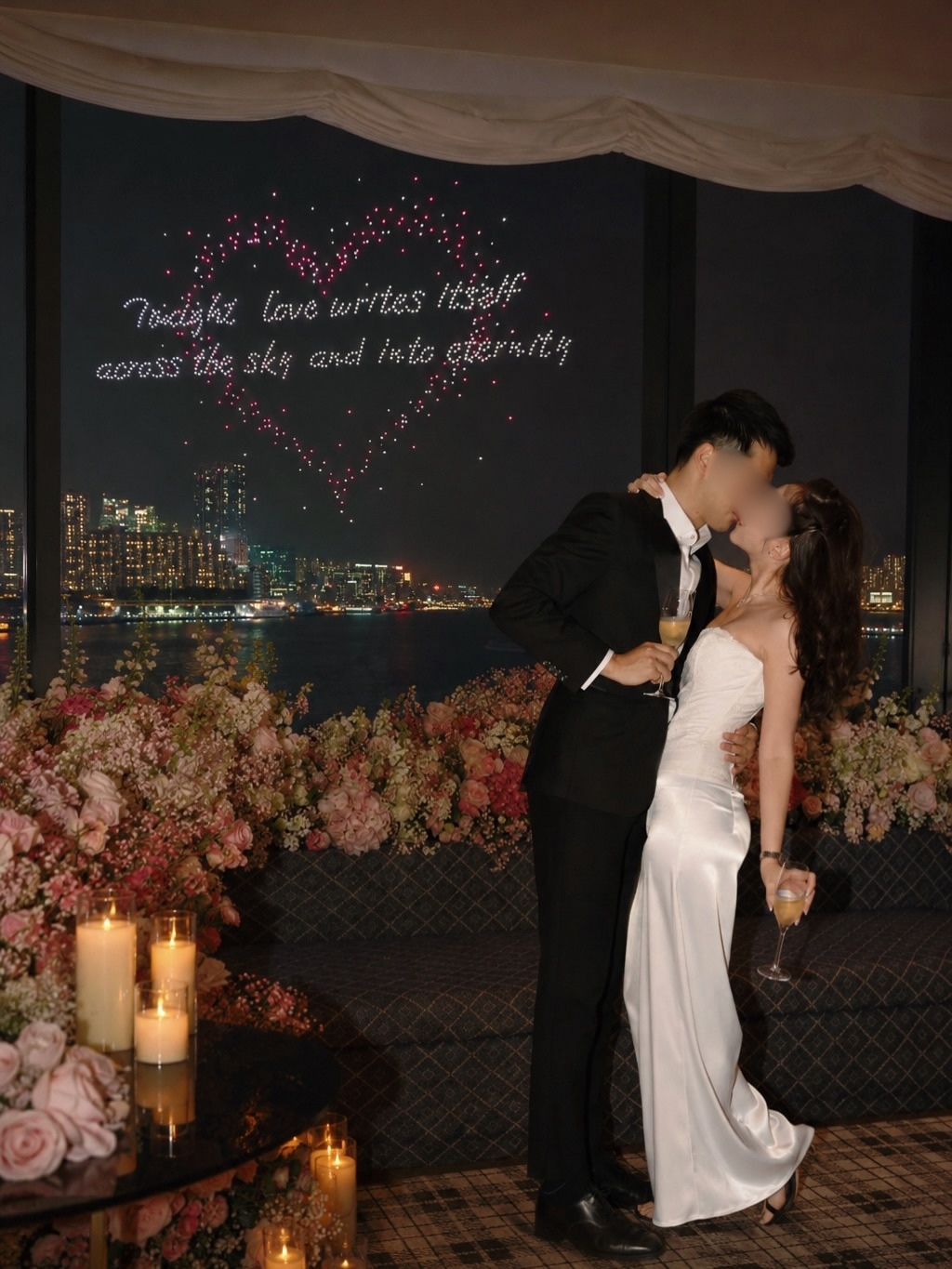 5月30日晚,在尖沙咀海濱上演一場盛大的無人機求婚儀式。(來源:thedreamylai@threads) 5月30日晚,在尖沙咀海濱上演一場盛大的無人機求婚儀式。(來源:thedreamylai@threads)